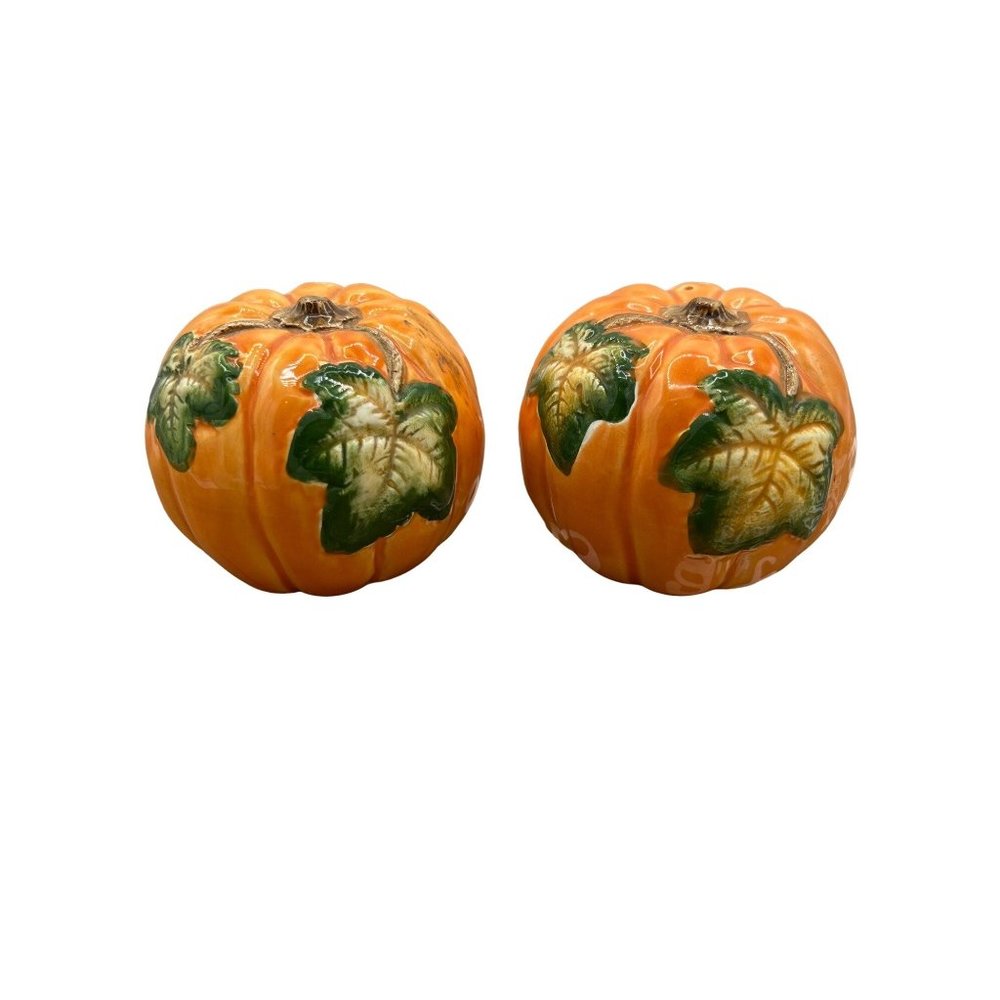 Pumpkin Thanksgiving salt and pepper shakers Halloween